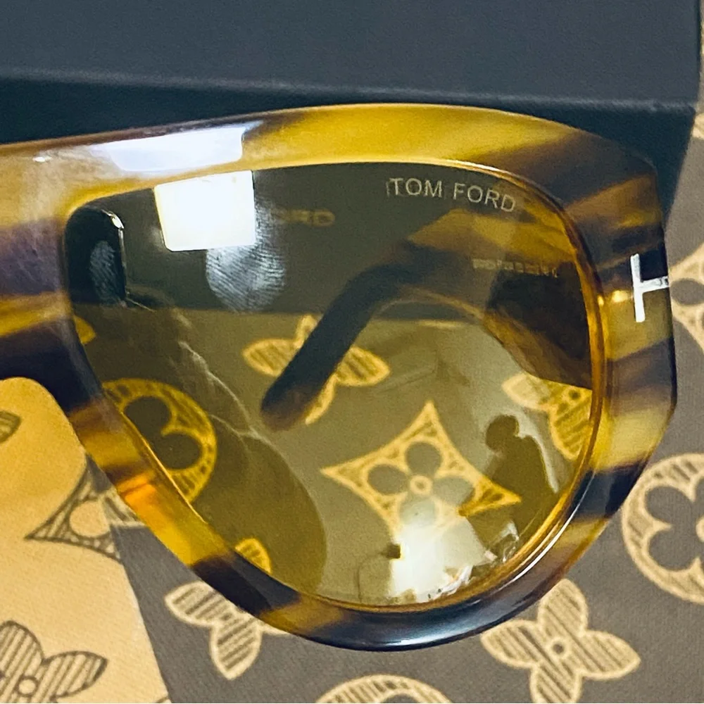 Tom Sunglasses with Yellow
Lenses - Picture 8 of 8